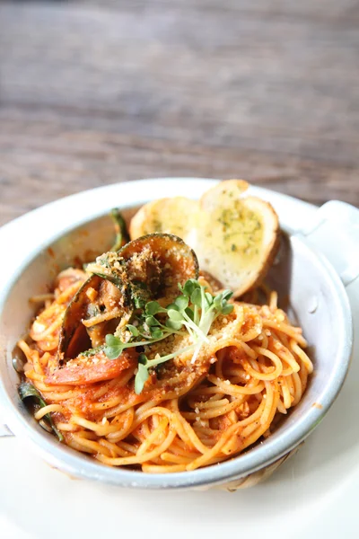 Espaguetis con mariscos — Foto de Stock