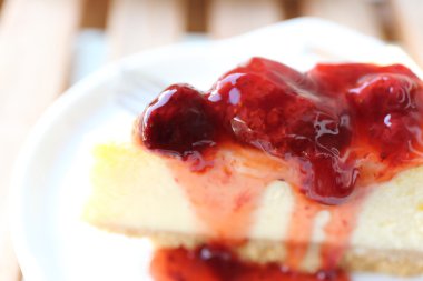 Kirazlı peynir keki 