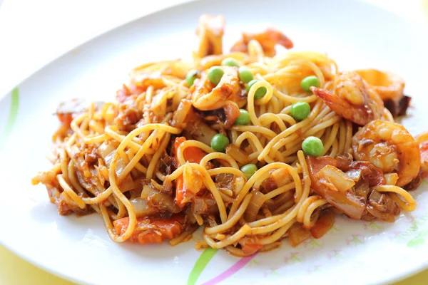 Spaghetti with shrimp — Stock Photo, Image