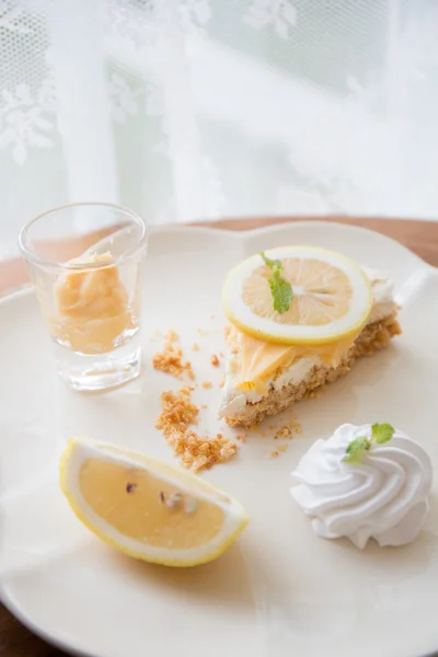 Lemon cake — Stock Photo, Image