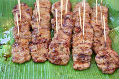 Kızarmış domuz eti. 