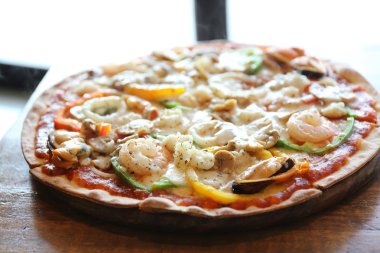Pizza deniz ürünleri