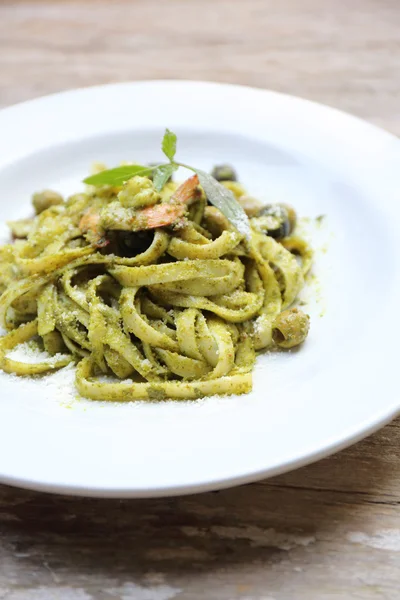 Spaghetti al pesto — Foto Stock