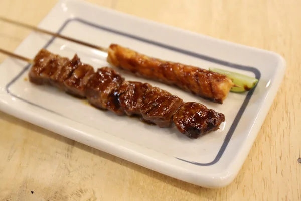 日本料理、グリル照り焼き串焼き鳥 — ストック写真