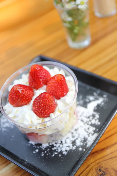 Strawberry mousse cake — Stock Photo, Image