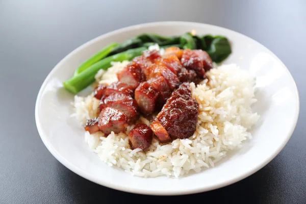 Cerdo asado rojo con arroz —  Fotos de Stock