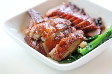 Barbekü ördek ve domuz eti 