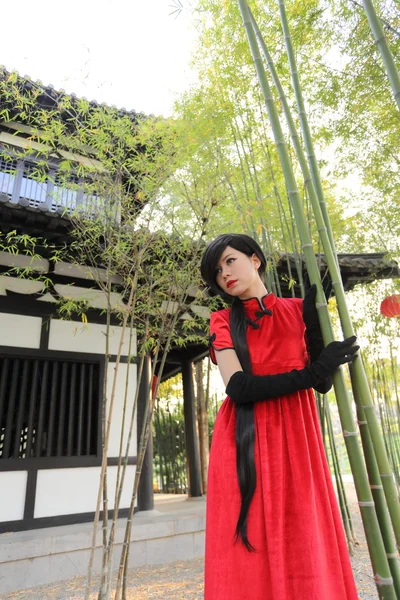 Felice anno nuovo cinese. bella giovane donna asiatica vestito tradit — Foto Stock