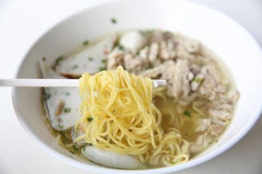 yumurta noodle ile balık