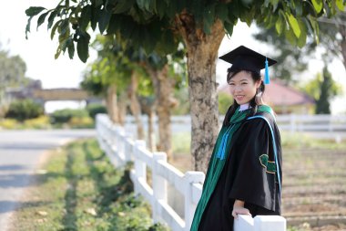 Mezuniyet günü kız