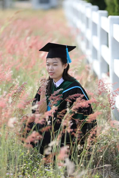 The girl in Graduation day — Stock Photo, Image