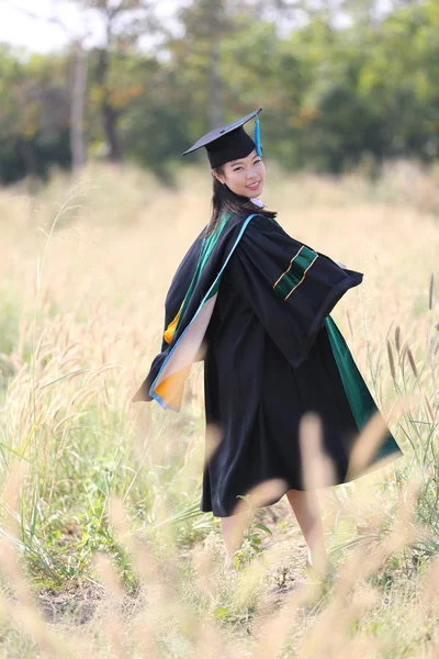 The girl in Graduation day — Stock Photo, Image