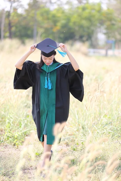 The girl in Graduation day — Stock Photo, Image