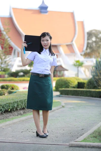 La fille dans le jour de la graduation — Photo