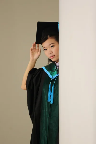 卒業式の日に女の子 — ストック写真