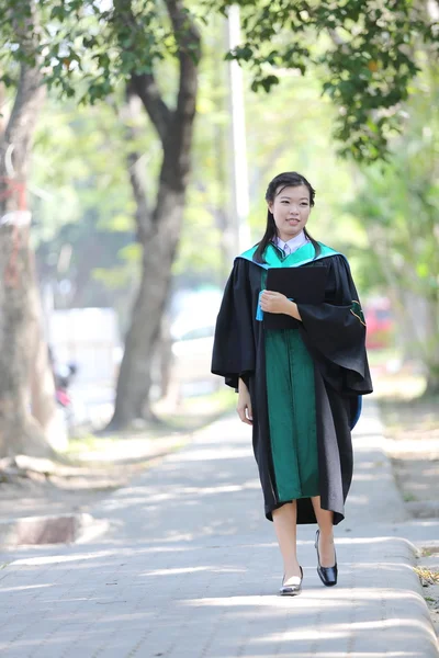 The girl in Graduation day — Stock Photo, Image