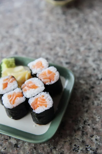 Zalm maki sushi — Stockfoto