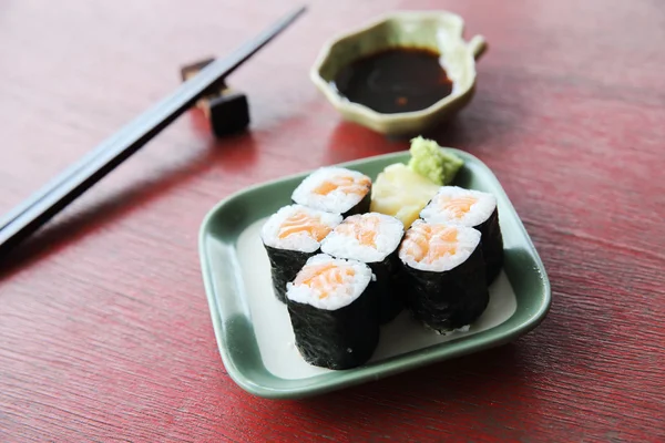 Zalm maki sushi — Stockfoto