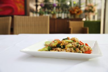 Tayland yemeği kızarmış şehriye yumurta ve domuz 