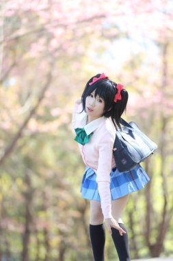 doğa ile Asya kız öğrenci