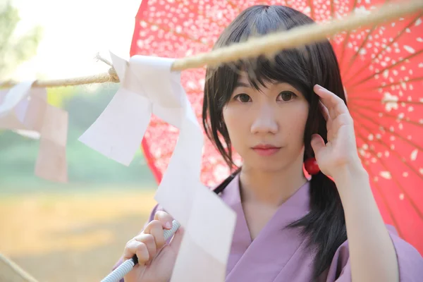 Gadis dengan yukata Jepang — Stok Foto