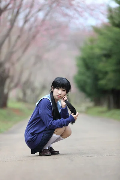 Asijské školačky s přírodou — Stock fotografie