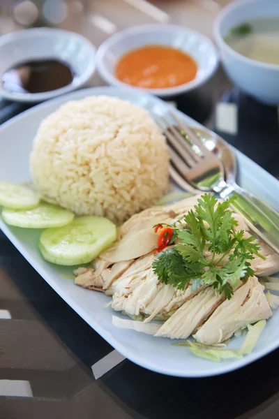 Dampet kylling med ris, khao mun kai - Stock-foto