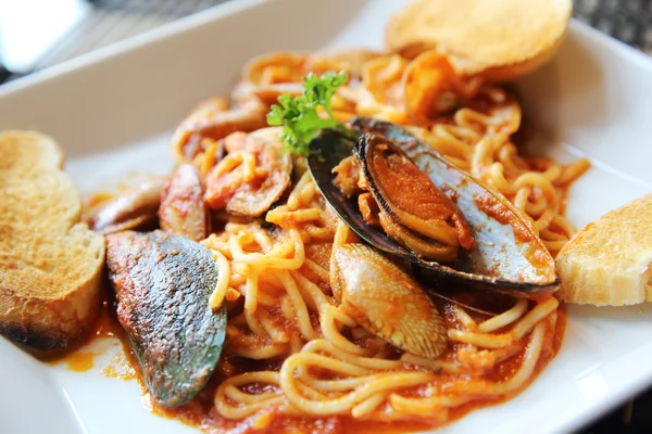 Spaghetti Vongole mit Venusmuscheln — Stockfoto