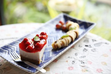 Kirazlı peynir keki 