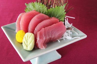 ton balıklı sashimi