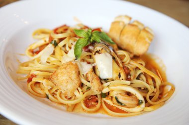 Deniz ürünleri linguine 