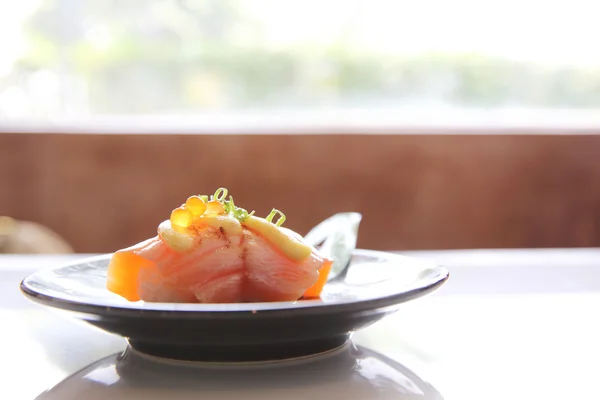 Sushi de somon la grătar — Fotografie, imagine de stoc