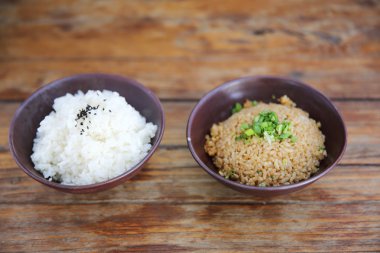 Pilav kızarmış pilav ile