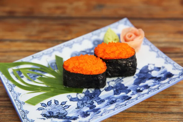 Sushi ebiko isolato su sfondo bianco — Foto Stock