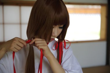 Geleneksel kıyafet Miko Japon kadınlarda