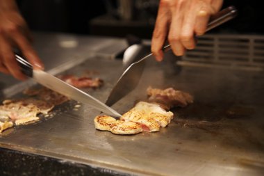 Sebzeli biftek teppanyaki Japon mutfağı.