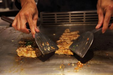 Sebzeli biftek teppanyaki Japon mutfağı.
