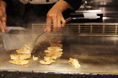 Sebzeli biftek teppanyaki Japon mutfağı.