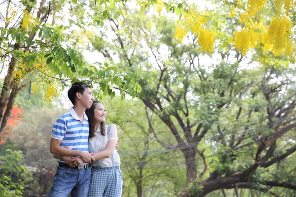 Asiatische Vorhochzeit — Stockfoto