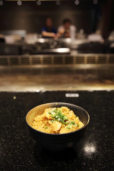 Gebakken rijst teppanyaki Japanse koken — Stockfoto