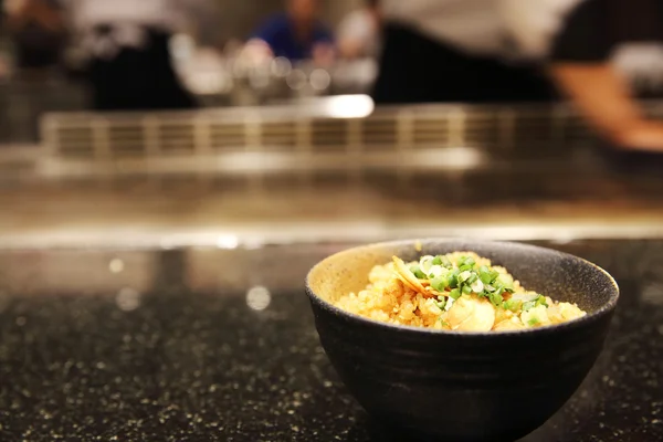 Gebakken rijst teppanyaki Japanse koken — Stockfoto