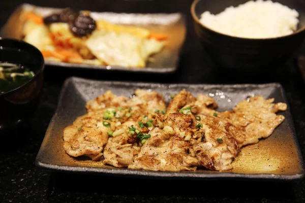 Sebzeli biftek teppanyaki Japon mutfağı. — Stok fotoğraf