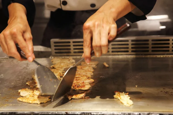 Marhahús zöldséggel teppanyaki japán főzés — Stock Fotó