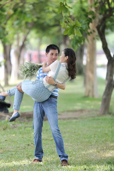 Asiatische Vorhochzeit — Stockfoto