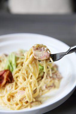 Pastırmalı spagetti.