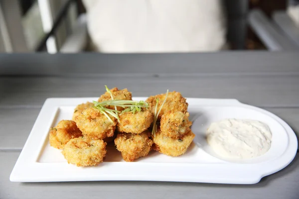 De Italiaanse gebakken inktvis calamares — Stockfoto