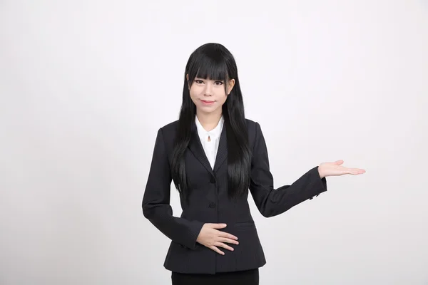 Asiatiska affärskvinna isolerade i vit bakgrund — Stockfoto