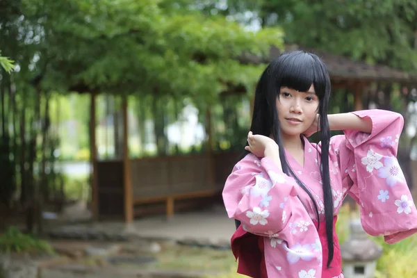 Ragazza con yukata — Foto Stock