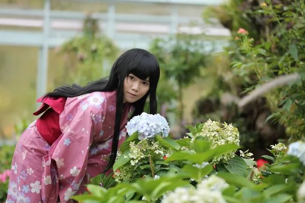 Chica con yukata — Foto de Stock