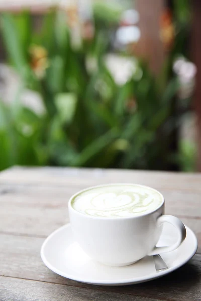 Зеленый чай латте — стоковое фото
